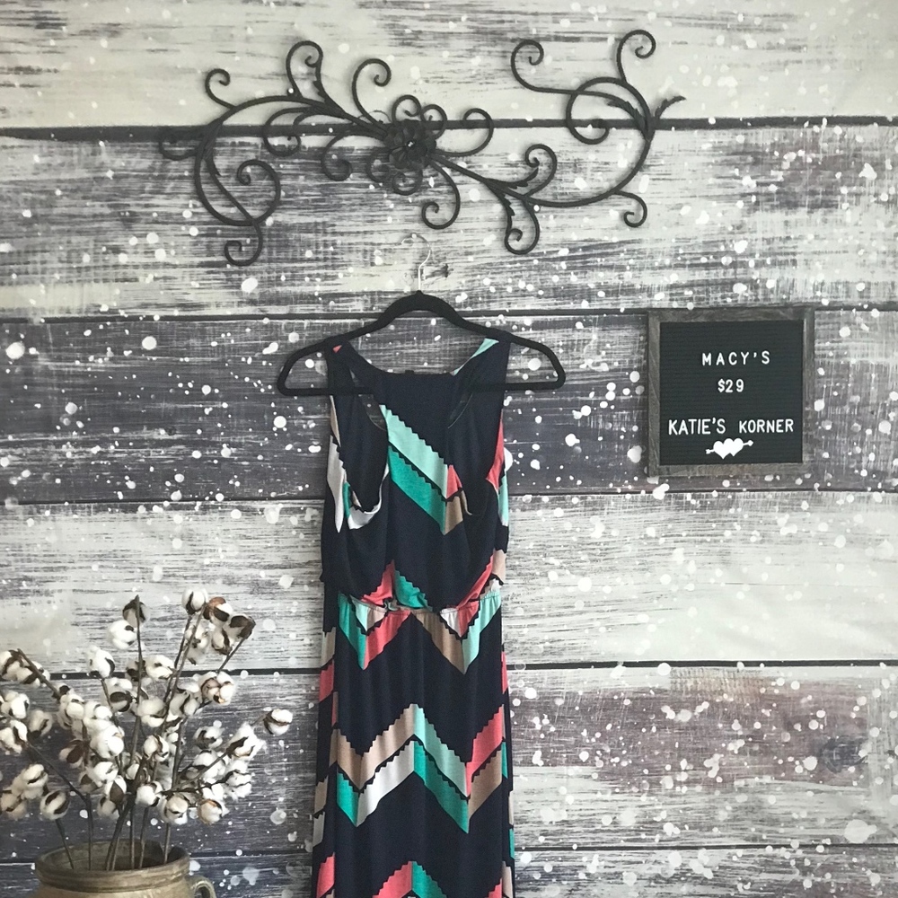 Chevron Sleeveless Maxi Dress - Picture 2 of 2